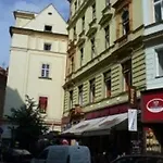 Spot Hostal *