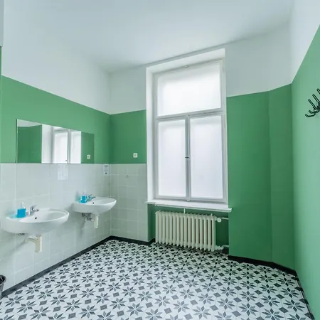 Spot Vandrerhjem *