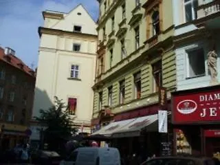 Spot Vandrerhjem *